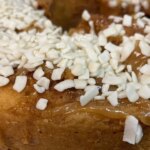 Bolo Que Já Sai Recheado Do Forno, Fofinho E Recheado Com Doce De Leite! Aprenda...