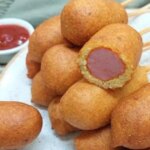 Receita Rápida De Cachorro-quente No Palito, Perfeita Para Festas. Crocante E Deliciosa!...