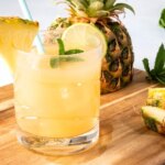 Caipirinha De Abacaxi Com Hortelã Refrescante E Tropical. Receita Fácil, Cremosa E Perfeita Para Dias...