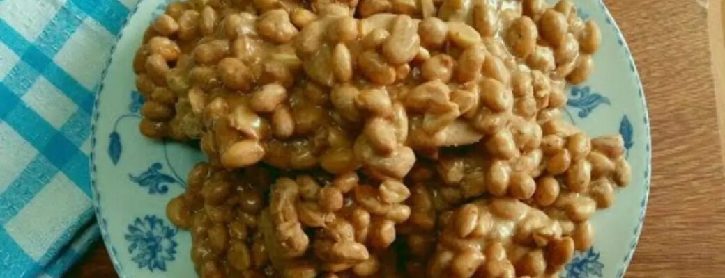 Receita Fácil De Pé De Moleque Com Leite Condensado! Crocante Por Fora E Macio Por...