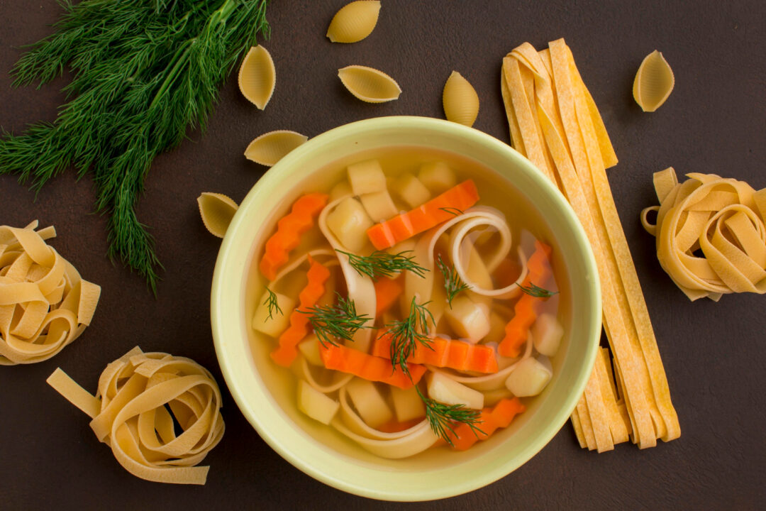 Receita Clássica de Sopa de Macarrão para Toda Família