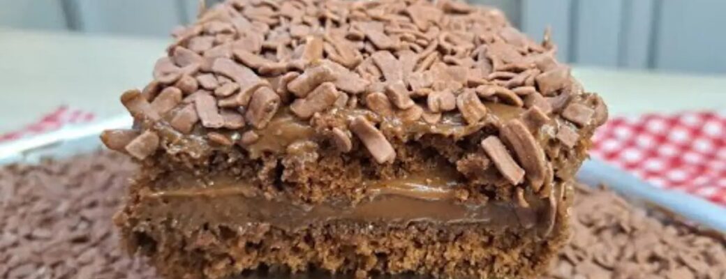 Bolo Gelado De Chocolate Com Recheio Cremoso E Massa Super Fofinha...