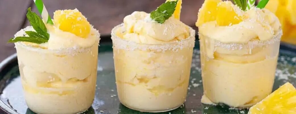 Sorvete De Abacaxi Cremoso E Fácil! Feito No Liquidificador, Essa Sobremesa Refrescante é Perfeita Para...