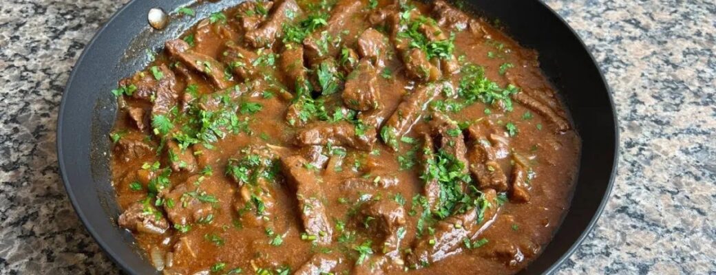 Tirinhas De Carne Ao Molho Escuro Para Um Almoço Diferente Fácil E Gostoso