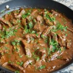 Tirinhas De Carne Ao Molho Escuro Para Um Almoço Diferente Fácil E Gostoso