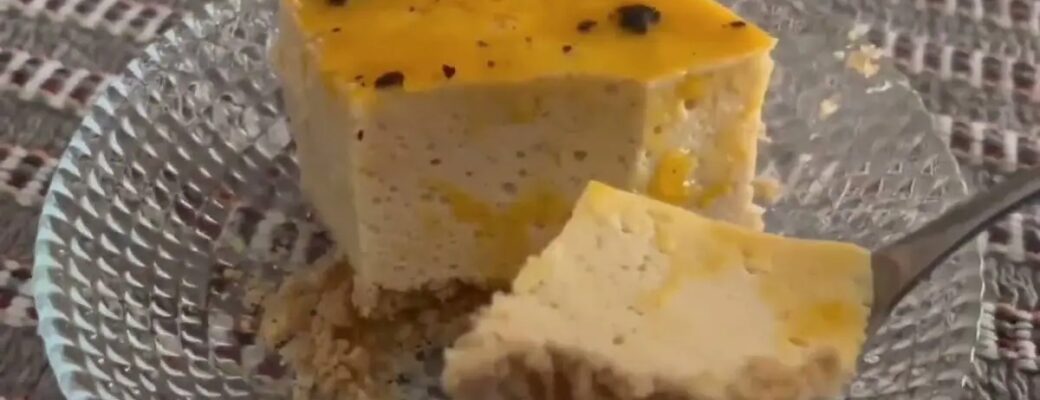 A Torta Mousse Maracujá Saborosa Calda Caseira Fácil é Refrescante E Deliciosa, Perfeita Para Quem...