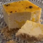 A Torta Mousse Maracujá Saborosa Calda Caseira Fácil é Refrescante E Deliciosa, Perfeita Para Quem...