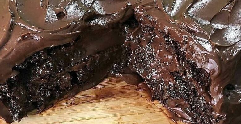 Receita De Bolo De Chocolate Molhadinho Com Recheio Cremoso