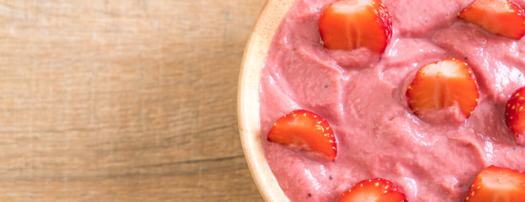 Como Fazer Mousse De Morango Cremosa Em 15 Minutos!