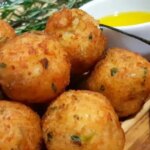 Aprenda Como Fazer Bolinho De Bacalhau Com Batata Bem Sequinho E Delicioso....
