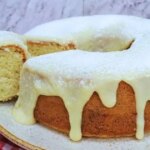 Receita Prática De Bolo De Iogurte Com Leite Ninho, Fofinho E Com Cobertura Cremosa....