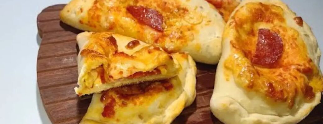 Calzone Queijo Pepperoni Apimentado Italiano Fácil é Recheado, Crocante Por Fora E Delicioso Por Dentro....