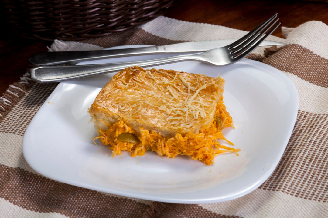 Como Fazer Bolo Salgado de Frango com Massa Leve!