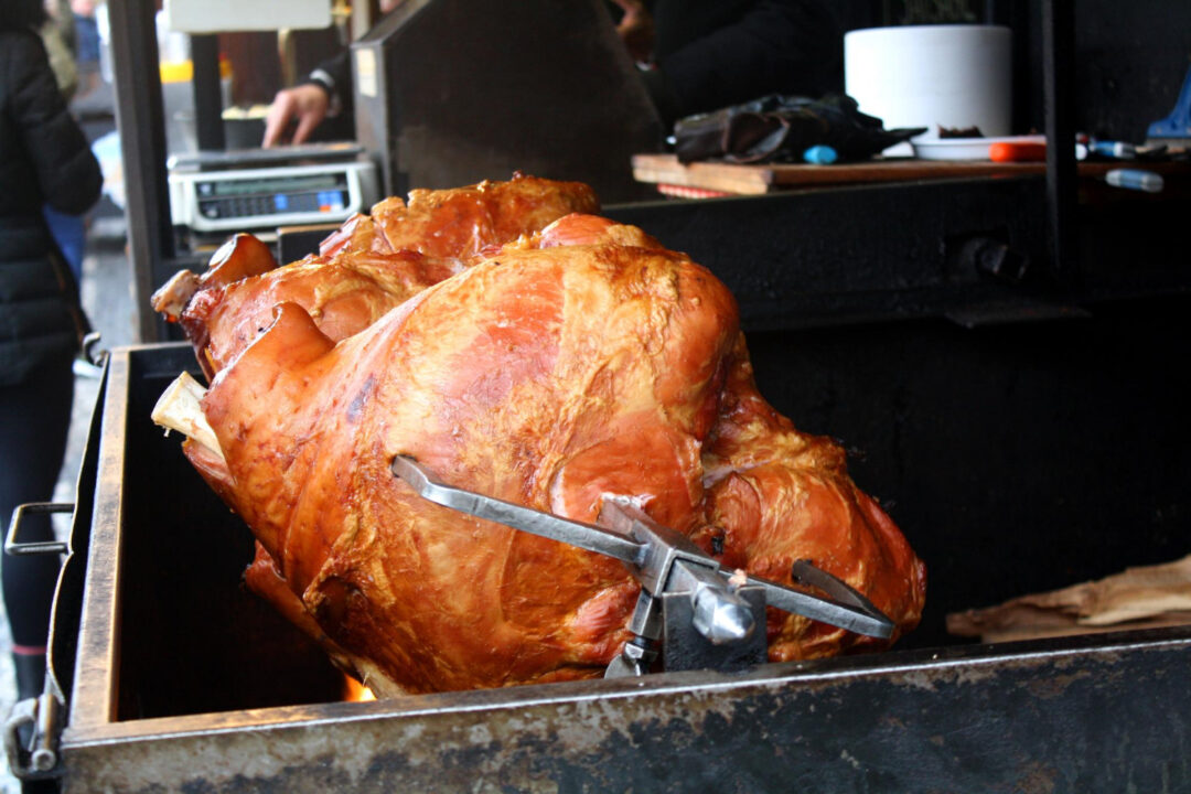 Pernil de Porco uma Receita Suculenta Temperada e Perfeita para Almoços Especiais e Reuniões em Família