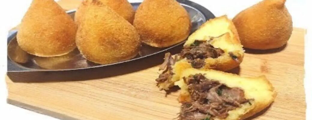 Coxinha De Mandioca Com Costela Deliciosa E Fácil Derrete Na Boca E é Feita Com...