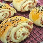 Lanche Perfeito Com Calabresa E Massa Fofinha Que Derrete Na Boca...