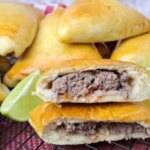 Receita Fácil De Esfiha De Carne Com Massa Leve E Recheio Suculento....