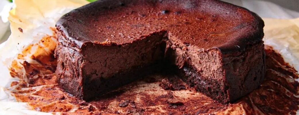 Cheesecake Basca Cremosa Com Base De Brownie úmido E Intenso....
