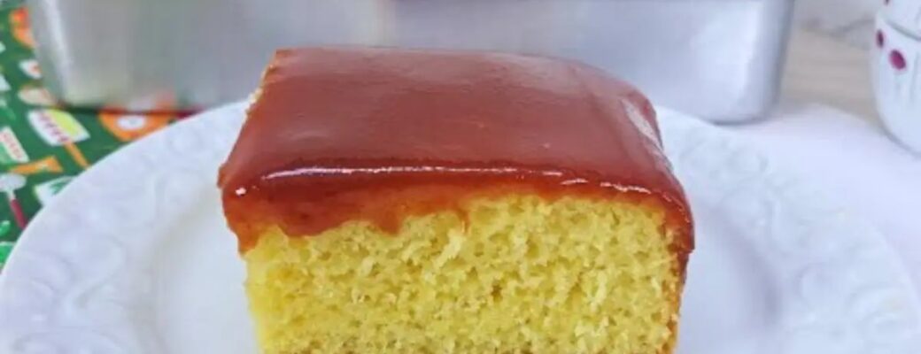 Bolo De Fubá Fofinho Com Calda Cremosa De Goiabada Irresistível....