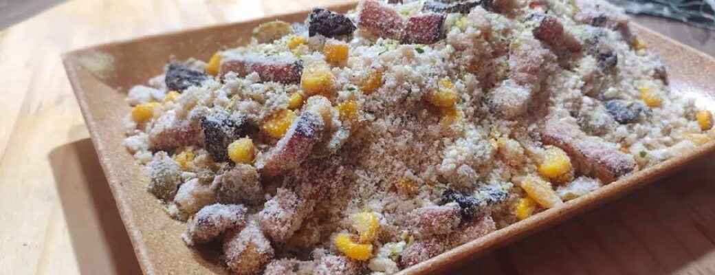 A Receita Farofa Agridoce De Bacon Com Ameixa Deliciosa Ensina Um Preparo Fácil E Cheio...