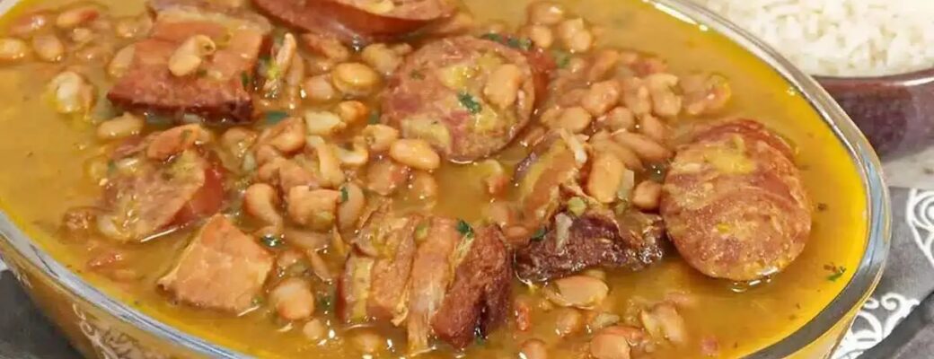Prepare O Feijão Gordo Bolinha Saboroso Com Açafrão Com Carnes Suínas E Muito Sabor, Perfeito...