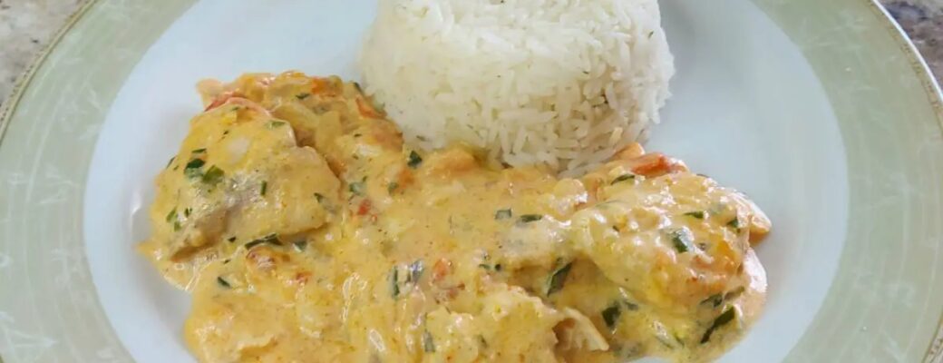 Filé De Tilápia Ao Molho Cremoso: Combinação Perfeita De Peixe Leve Com Molho Branco Irresistível....