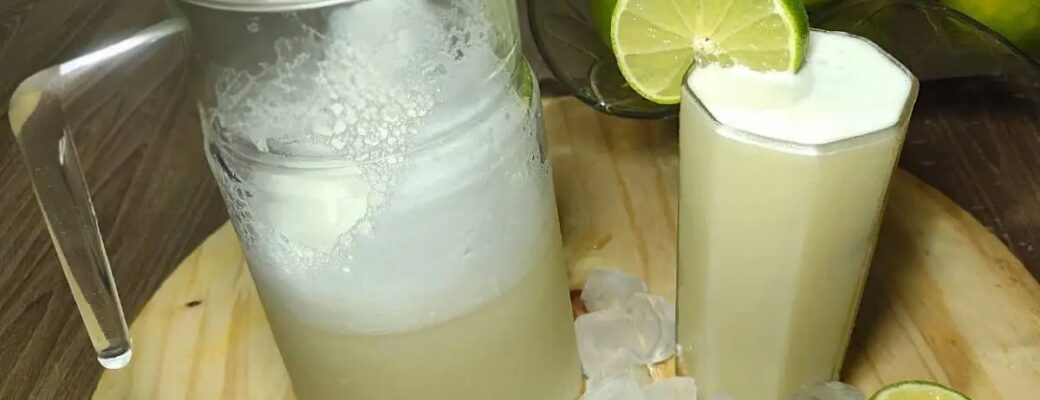 Limonada Suíça Cremosa Gelada Sem Amargar é Perfeita Para Os Dias Quentes, Feita Com Limão...