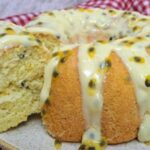 Bolo De Maracujá Com Iogurte Fofinho E Cobertura Deliciosa....