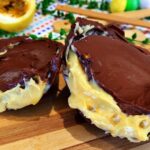 Ovo De Páscoa Com Recheio Cremoso De Maracujá E Casca De Chocolate....