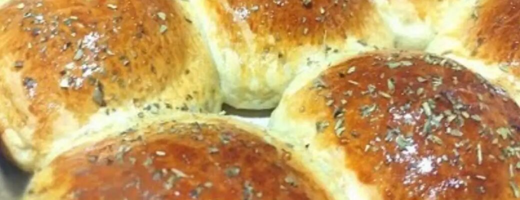 Pão De Cebola Liquidificador Fofinho Caseiro é Fácil, Rápido E Macio. Ideal Para Qualquer Lanche...
