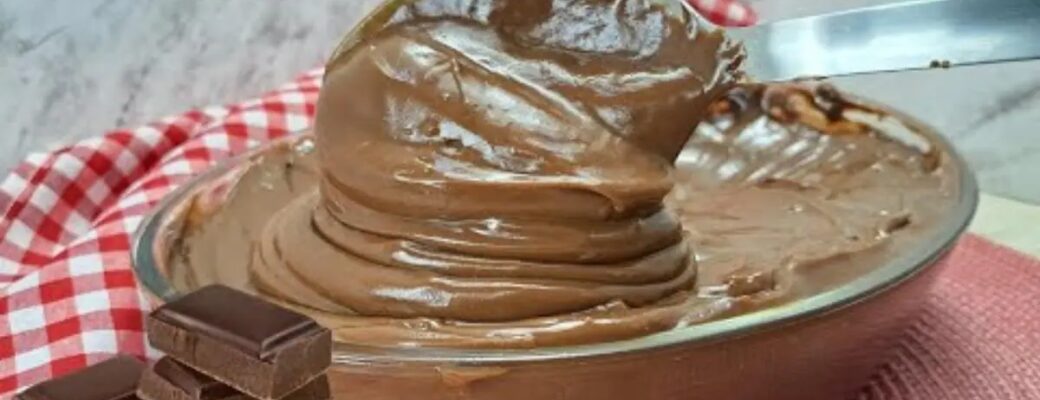 Descubra Como Fazer O Recheio Cremoso De Chocolate Perfeito Para Bolos E Sobremesas....