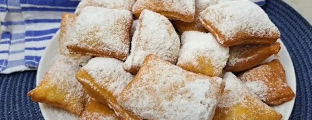 Bolinho Frito Simples E Delicioso Para O Café Da Tarde....