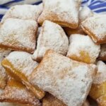 Bolinho Frito Simples E Delicioso Para O Café Da Tarde....