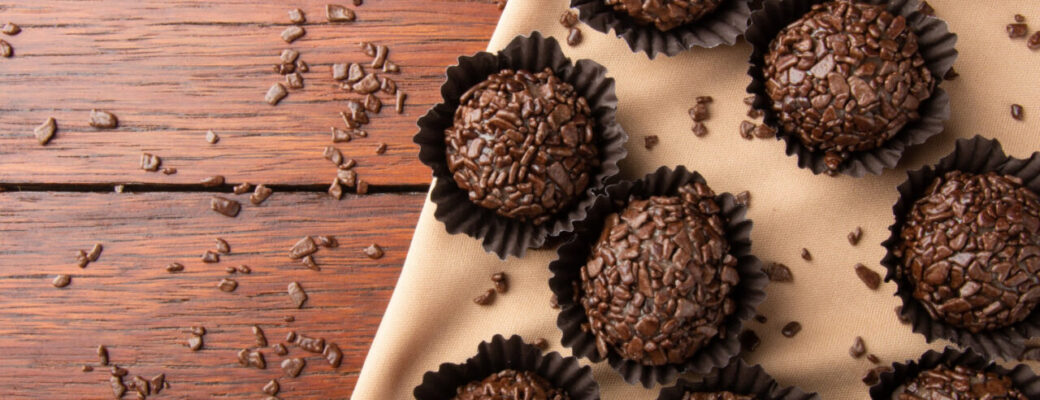 Brigadeiro Gourmet Cremoso, Brilhante E Com Sabor De Confeitaria
