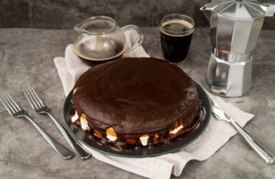 Torta Holandesa Cremosa Com Base Crocante E Sabor Inesquecível