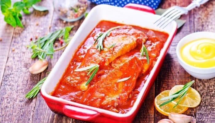 Peixe No Molho Vermelho Maravilhoso E Fácil De Fazer