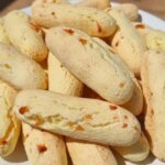 Biscoito De Polvilho Crocante Com Creme De Leite E Queijo....