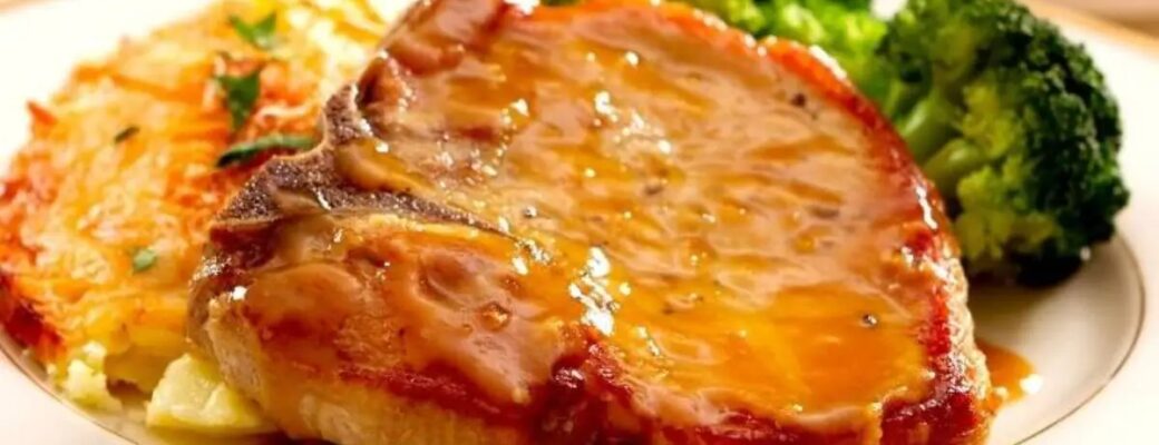 Bisteca Suína Assada Com Tempero Especial De Forno é Suculenta, Fácil De Fazer E Cheia...
