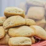 Receita Fácil De Bolacha Caseira Com Ingredientes Simples E Acessíveis....