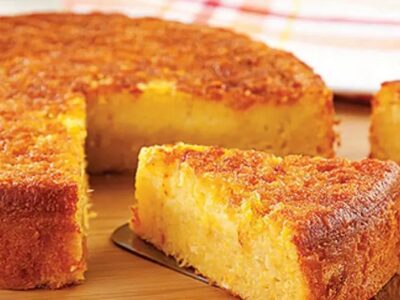 O Bolo Cremoso De Mandioca Com Queijo Delicioso é Fácil De Fazer, Rende Bem E...