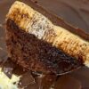 Bolo Prestígio De Travessa Com Brigadeiro Cremoso é Uma Sobremesa Fácil, Recheada Com Coco E...