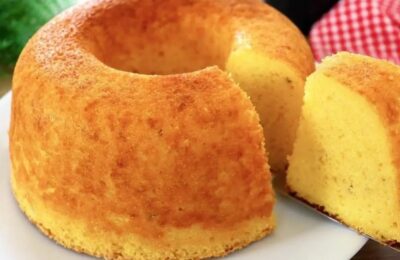 Bolo De Fubá Com Creme De Leite Fofinho E Saboroso, Fácil De Preparar....
