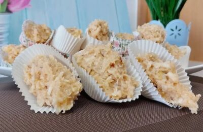 Cocada Cremosa Com Abacaxi E Ganache Deliciosa é Uma Sobremesa Fácil, Refrescante E Cheia De...