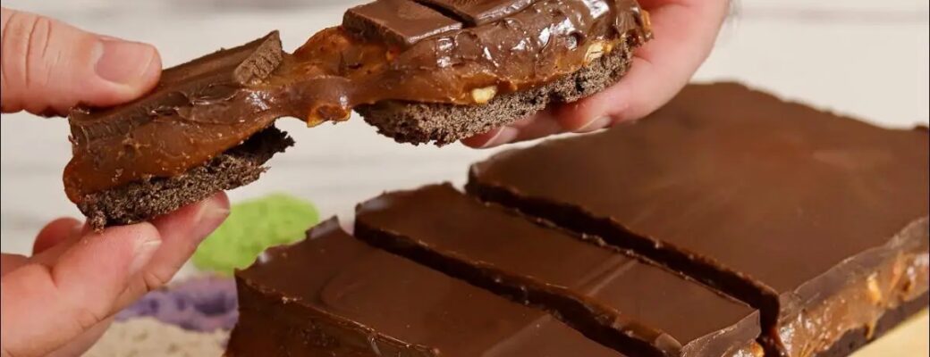 Receita Da Clássica Torta De Manteiga Escocesa Com Camadas De Caramelo E Chocolate....