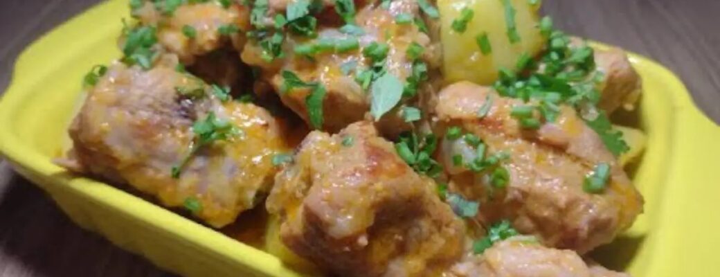 A Costelinha De Porco Na Pressão Com Batatas é Macia, Rápida De Preparar E Perfeita...