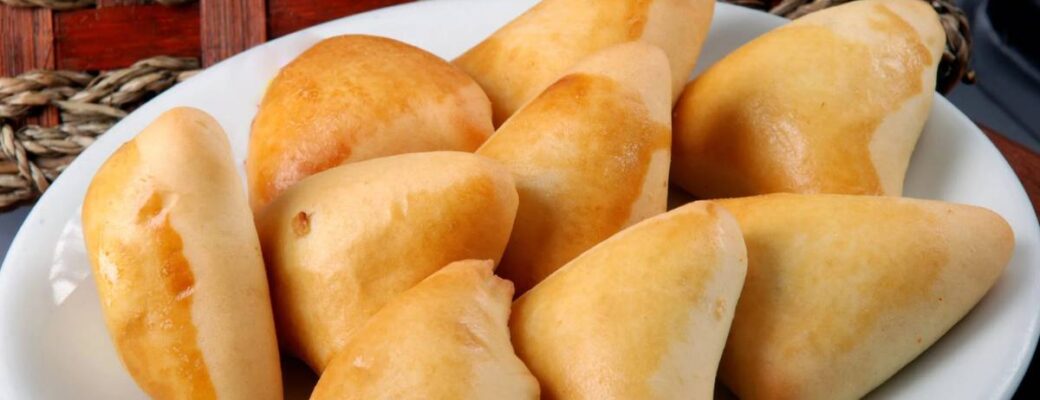 A Esfiha De Carne Refogada Fofinha Simples E Deliciosa é Perfeita Para Festas E Lanches...
