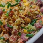 Farofa Colorida Com Bacon Para Churrasco é Uma Receita Deliciosa, úmida E Perfeita Para Acompanhar...