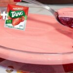 Gelatina Com Danoninho Na Travessa