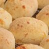 O Pão De Queijo De Liquidificador Prático E Rápido é Ideal Para Um Café Da...
