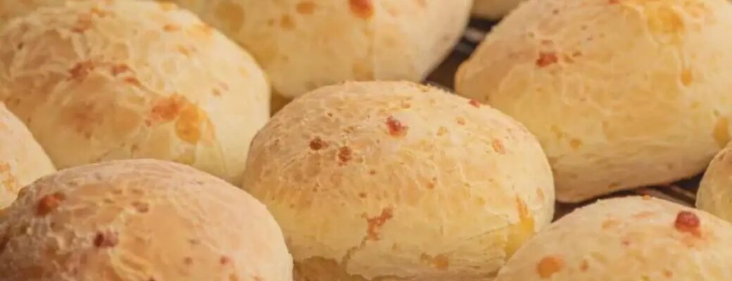 O Pão De Queijo De Liquidificador Prático E Rápido é Ideal Para Um Café Da...